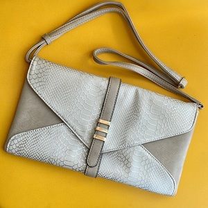 Melie Bianco Clutch